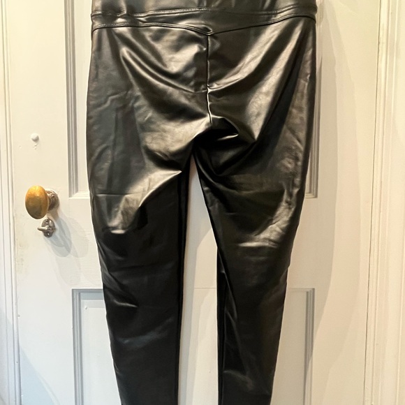 1. State Black High-Waisted Leggings - Picture 2 of 6